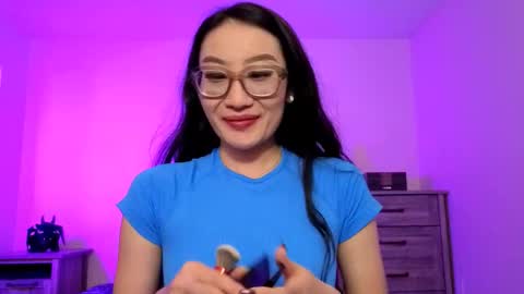 Alicia Hebi online show from October 2025 12:04:02 PM