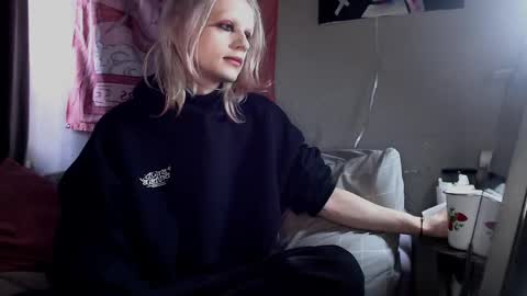 Alien Bella online show from March 2026 08:52:01 AM