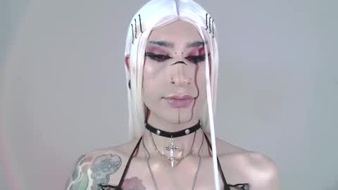 Snapshot of alienexxx chatting on January 2025 01:58:02 AM online show from January 2025 01:58:02 AM