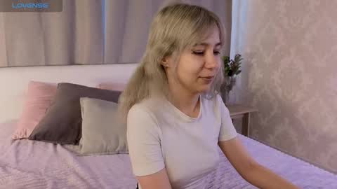 Snapshot of alika_leal chatting on September 2025 04:05:01 AM Im Alika online show from September 2025 04:05:01 AM