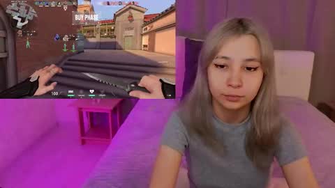Snapshot of alika_leal chatting on October 2025 04:24:01 AM Im Alika online show from October 2025 04:24:01 AM