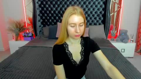 Snapshot of alina__blonde chatting on May 2026 05:46:02 AM Alina online show from May 2026 05:46:02 AM
