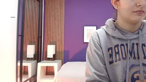 Snapshot of alina_martinelli chatting on February 2025 12:06:02 PM Alina online show from February 2025 12:06:02 PM