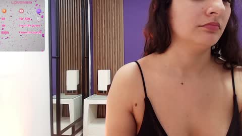 Snapshot of alina_martinelli chatting on February 2025 03:08:02 PM Alina online show from February 2025 03:08:02 PM