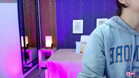 Snapshot of alina_martinelli chatting on October 2025 11:22:02 AM Alina online show from October 2025 11:22:02 AM