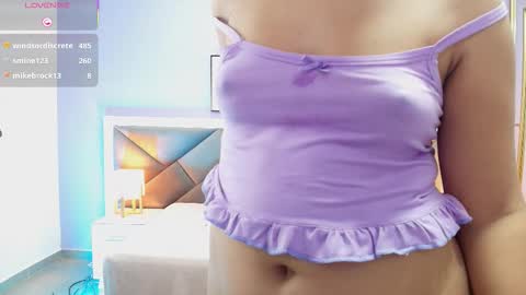 Snapshot of alina_martinelli chatting on November 2025 11:47:02 PM Alina online show from November 2025 11:47:02 PM