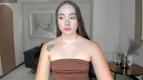 alinakravitz_ online show from April 2026 06:06:02 PM