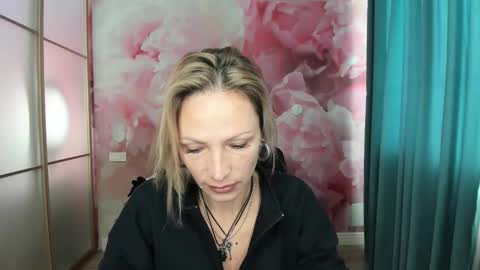 AlinaMoor online show from October 2025 05:41:02 AM