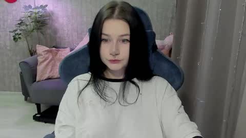 Snapshot of alinegreeeen chatting on April 2026 06:55:02 AM Aline Greeeen online show from April 2026 06:55:02 AM