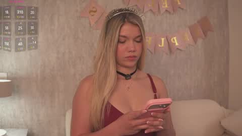 Snapshot of alisa_roldan chatting on May 2026 11:47:01 AM online show from May 2026 11:47:01 AM