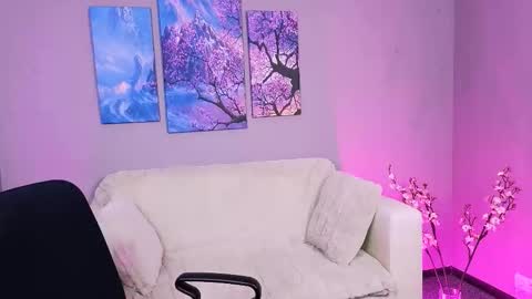 Alisa online show from November 2025 10:36:02 AM