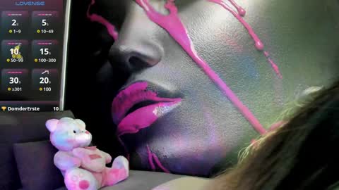 Alisa online show from January 2025 06:07:01 PM