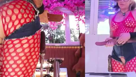 Snapshot of aliseparker chatting on September 2025 10:02:02 PM aliseparker online show from September 2025 10:02:02 PM