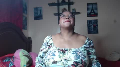 Snapshot of alisha_charm1 chatting on February 2025 01:15:02 AM Alisha charm1 online show from February 2025 01:15:02 AM