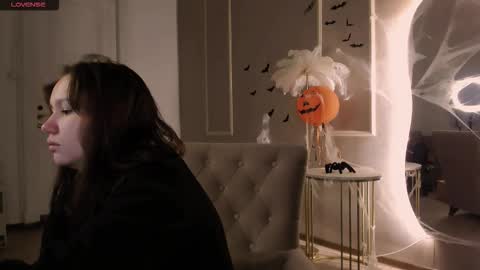 Alisia online show from October 2025 09:20:01 AM