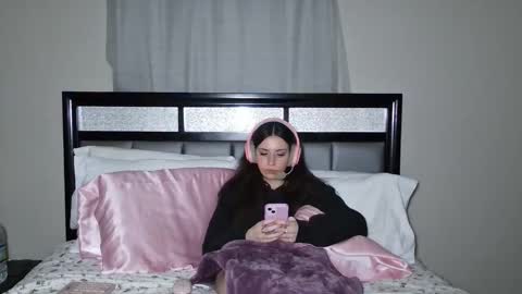 Alison Fields online show from May 2026 01:57:16 AM