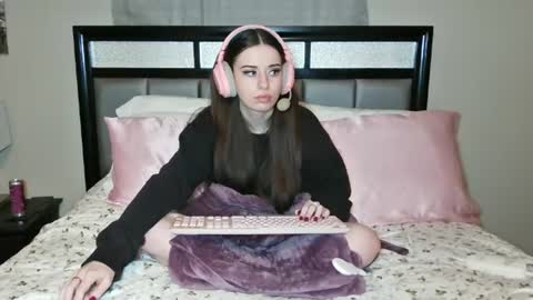 Alison Fields online show from June 2026 04:24:02 AM