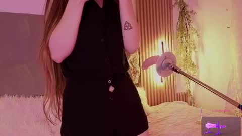 Snapshot of alissa_cute1 chatting on October 2025 03:04:01 PM Mia online show from October 2025 03:04:01 PM