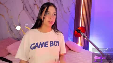 Snapshot of alissa_cute1 chatting on November 2025 08:42:02 PM Mia online show from November 2025 08:42:02 PM