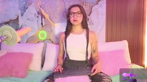 Snapshot of alissa_cute1 chatting on April 2026 08:44:01 PM Mia online show from April 2026 08:44:01 PM