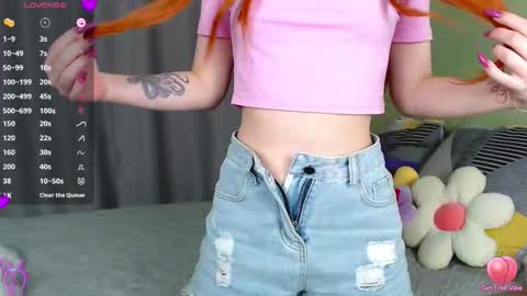 Snapshot of alissa_sexy chatting on September 2025 12:01:02 AM Aliss online show from September 2025 12:01:02 AM