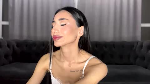 Alissa online show from November 2025 05:13:02 PM