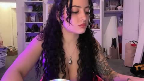 alissajaede online show from November 2025 01:04:02 AM