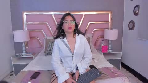 Snapshot of alissbluumm chatting on June 2026 11:53:01 AM alissbluumm online show from June 2026 11:53:01 AM
