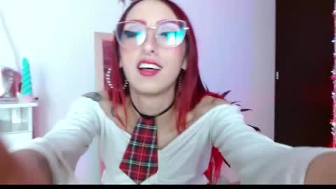 alissesallie_ online show from January 2025 03:12:02 AM