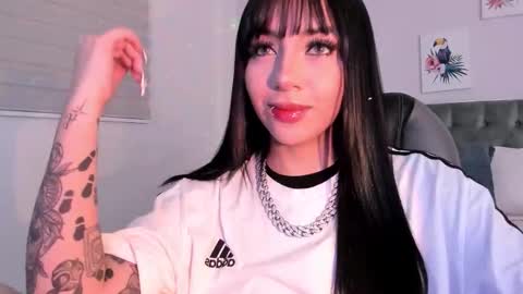 alisson__cortez online show from October 2025 06:48:01 AM