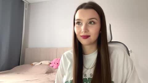 Snapshot of alitalapre chatting on November 2025 06:23:01 AM Annie online show from November 2025 06:23:01 AM