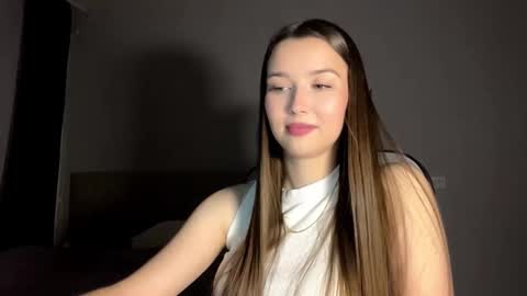 Snapshot of alitalapre chatting on December 2025 11:15:01 AM Annie online show from December 2025 11:15:01 AM