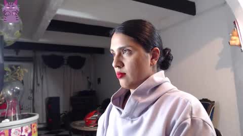 Alix online show from September 2025 01:18:02 AM