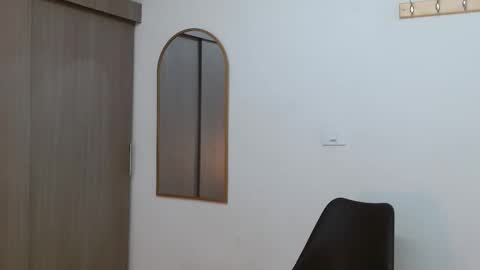 alix online show from November 2025 06:20:01 PM