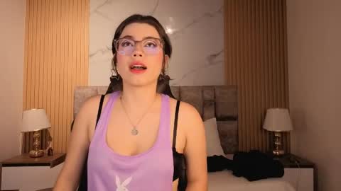 alkivamoon online show from April 2026 06:38:01 PM