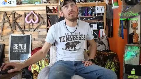 Snapshot of allan_arod chatting on January 2025 08:10:01 PM Allan arod online show from January 2025 08:10:01 PM