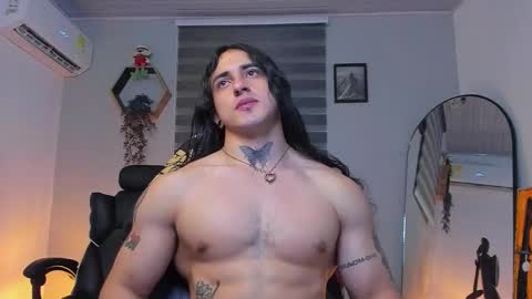 independent model 3 online show from December 2025 05:24:02 AM