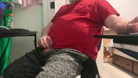 Allergictolove online show from December 2025 05:51:02 PM