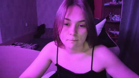 Snapshot of alli_zi chatting on September 2025 01:04:01 PM Blair online show from September 2025 01:04:01 PM