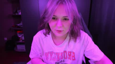 Snapshot of alli_zi chatting on November 2025 02:48:02 PM Blair online show from November 2025 02:48:02 PM