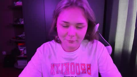 Snapshot of alli_zi chatting on November 2025 05:17:01 AM Blair online show from November 2025 05:17:01 AM