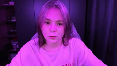 Snapshot of alli_zi chatting on November 2025 06:19:02 PM Blair online show from November 2025 06:19:02 PM