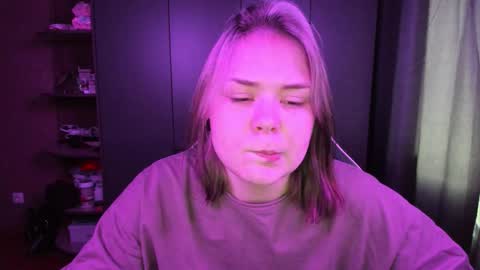 Snapshot of alli_zi chatting on November 2025 02:20:01 AM Blair online show from November 2025 02:20:01 AM