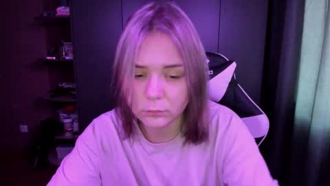 Snapshot of alli_zi chatting on November 2025 04:51:01 AM Blair online show from November 2025 04:51:01 AM