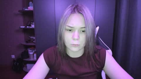 Snapshot of alli_zi chatting on November 2025 01:43:01 PM Blair online show from November 2025 01:43:01 PM