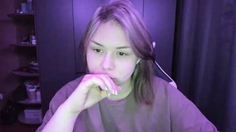 Snapshot of alli_zi chatting on November 2025 01:03:01 PM Blair online show from November 2025 01:03:01 PM