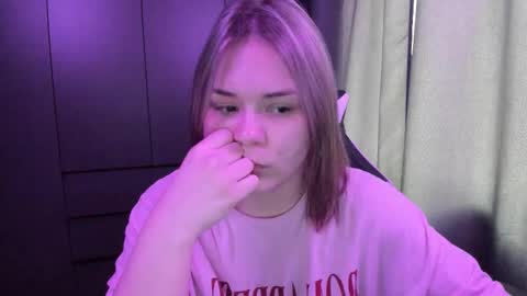 Snapshot of alli_zi chatting on December 2025 08:00:02 AM Blair online show from December 2025 08:00:02 AM