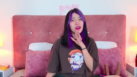 Snapshot of alliciakim chatting on December 2024 07:27:02 PM Allicia online show from December 2024 07:27:02 PM