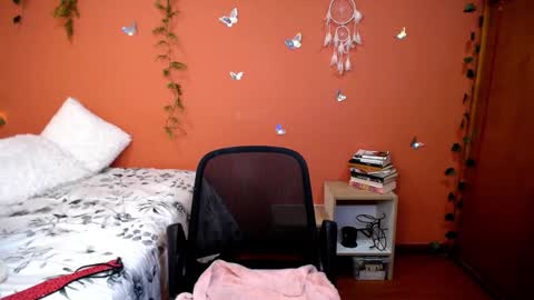 Allie  online show from October 2025 08:22:01 PM