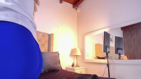 allisson online show from October 2025 12:09:02 PM